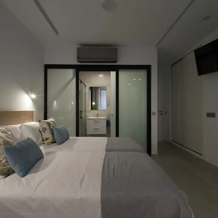 Cozy Coastal Retreat For 2 Guests アパート *