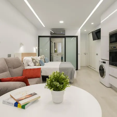 Cozy Coastal Retreat For 2 Guests *